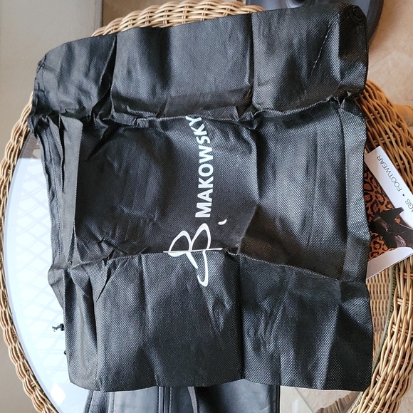 B.Makowsky black leather with silver studs shoulder bag - Picture 14 of 16